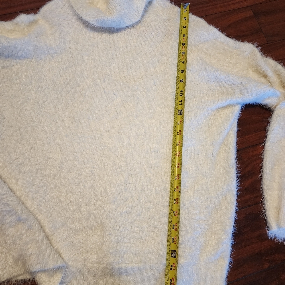 Show Me Your MuMu Soft White Turtleneck Sweater - Picture 6 of 7